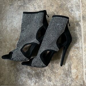 VIGO FIORE Stilletto Peep Toe Heels with Rhinestones